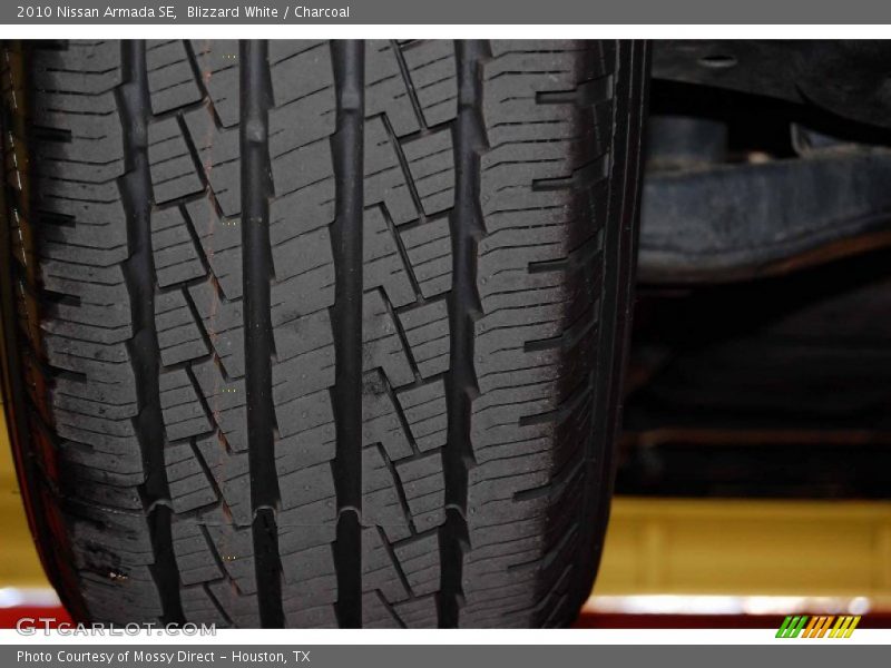 Blizzard White / Charcoal 2010 Nissan Armada SE