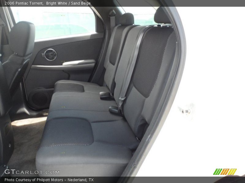 Bright White / Sand Beige 2006 Pontiac Torrent