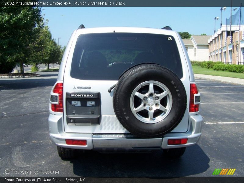 Munich Silver Metallic / Black 2002 Mitsubishi Montero Limited 4x4