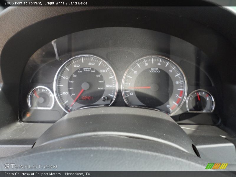 Bright White / Sand Beige 2006 Pontiac Torrent