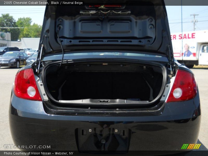 Black / Neutral Beige 2005 Chevrolet Cobalt Sedan