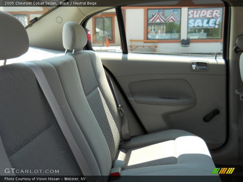 Black / Neutral Beige 2005 Chevrolet Cobalt Sedan