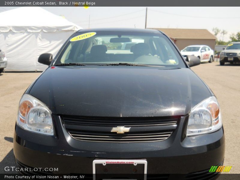 Black / Neutral Beige 2005 Chevrolet Cobalt Sedan