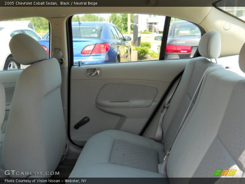 Black / Neutral Beige 2005 Chevrolet Cobalt Sedan