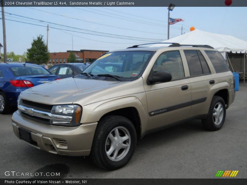 Sandstone Metallic / Light Cashmere 2004 Chevrolet TrailBlazer LS 4x4