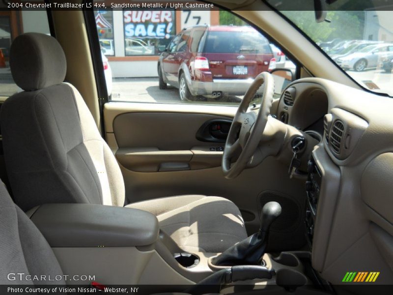 Sandstone Metallic / Light Cashmere 2004 Chevrolet TrailBlazer LS 4x4