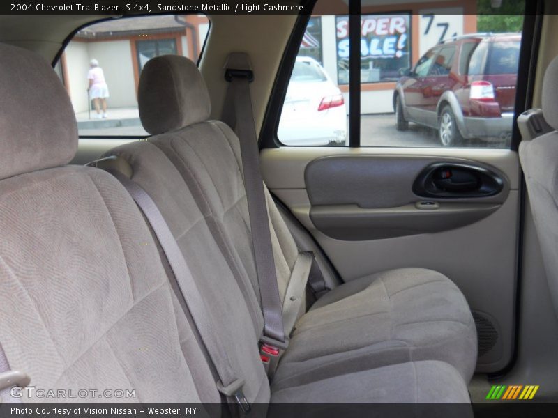 Sandstone Metallic / Light Cashmere 2004 Chevrolet TrailBlazer LS 4x4