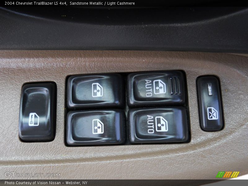 Sandstone Metallic / Light Cashmere 2004 Chevrolet TrailBlazer LS 4x4