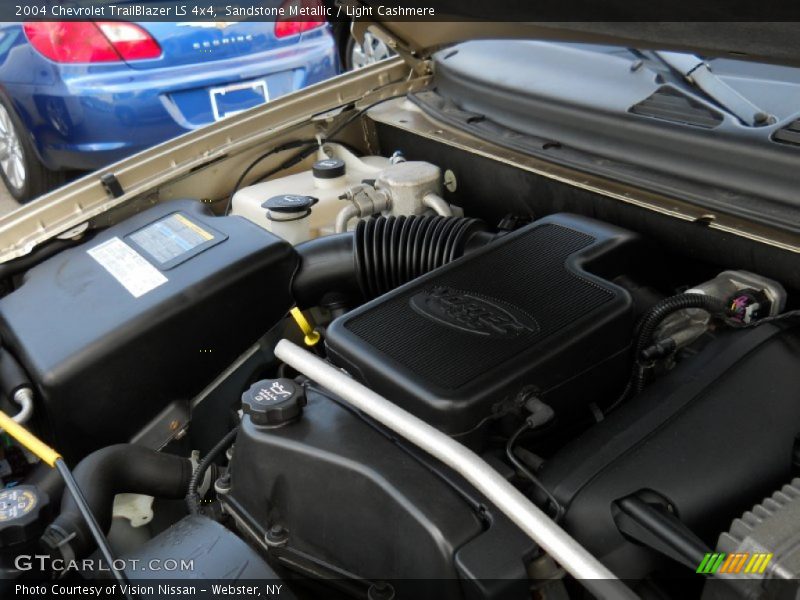 Sandstone Metallic / Light Cashmere 2004 Chevrolet TrailBlazer LS 4x4