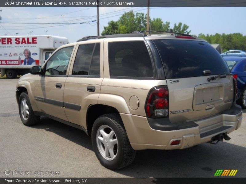 Sandstone Metallic / Light Cashmere 2004 Chevrolet TrailBlazer LS 4x4