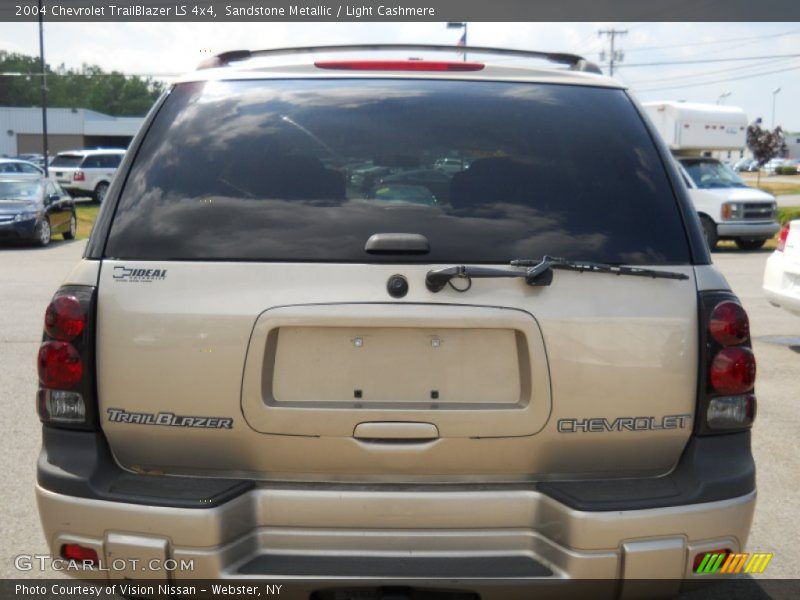 Sandstone Metallic / Light Cashmere 2004 Chevrolet TrailBlazer LS 4x4