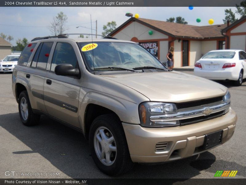 Sandstone Metallic / Light Cashmere 2004 Chevrolet TrailBlazer LS 4x4