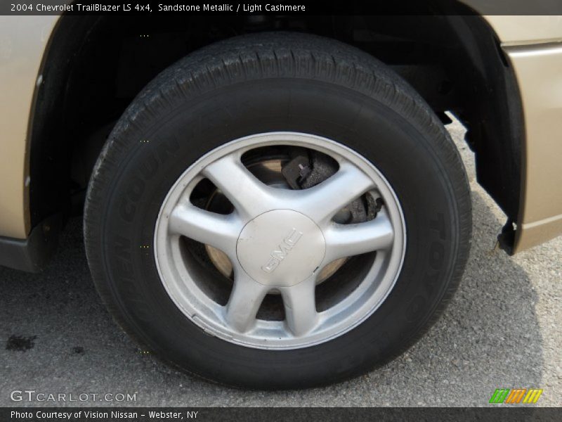 Sandstone Metallic / Light Cashmere 2004 Chevrolet TrailBlazer LS 4x4