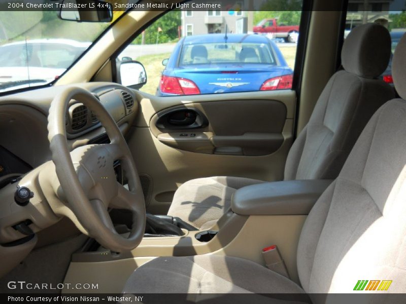 Sandstone Metallic / Light Cashmere 2004 Chevrolet TrailBlazer LS 4x4