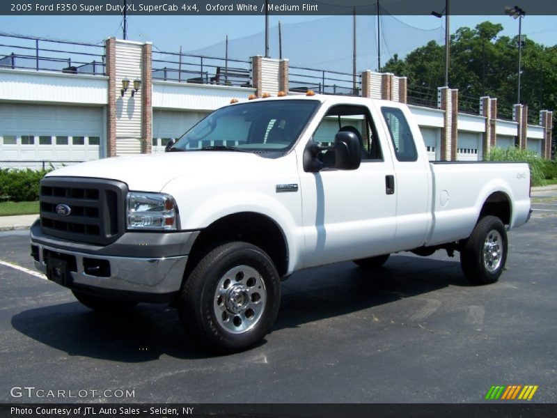 Oxford White / Medium Flint 2005 Ford F350 Super Duty XL SuperCab 4x4