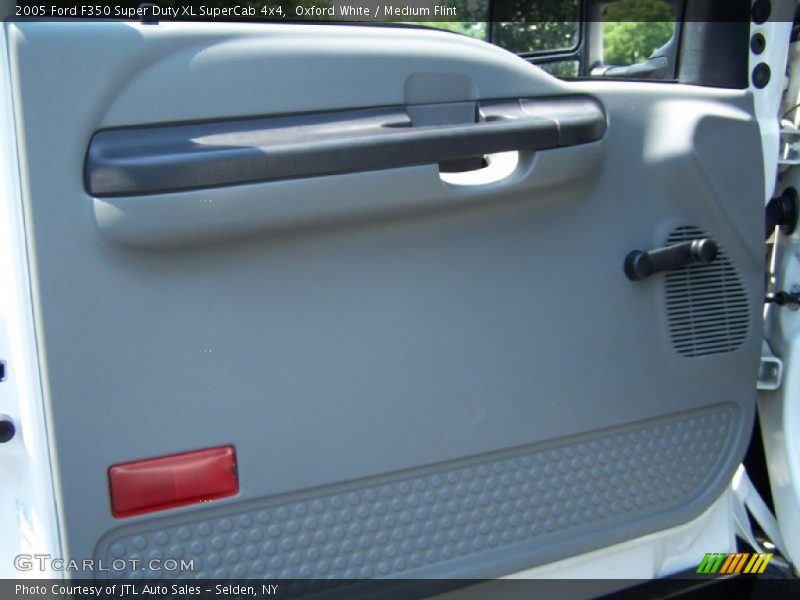Oxford White / Medium Flint 2005 Ford F350 Super Duty XL SuperCab 4x4