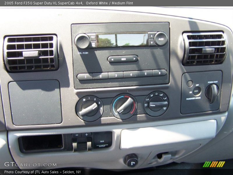 Oxford White / Medium Flint 2005 Ford F350 Super Duty XL SuperCab 4x4