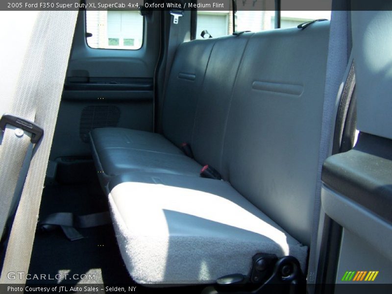 Oxford White / Medium Flint 2005 Ford F350 Super Duty XL SuperCab 4x4