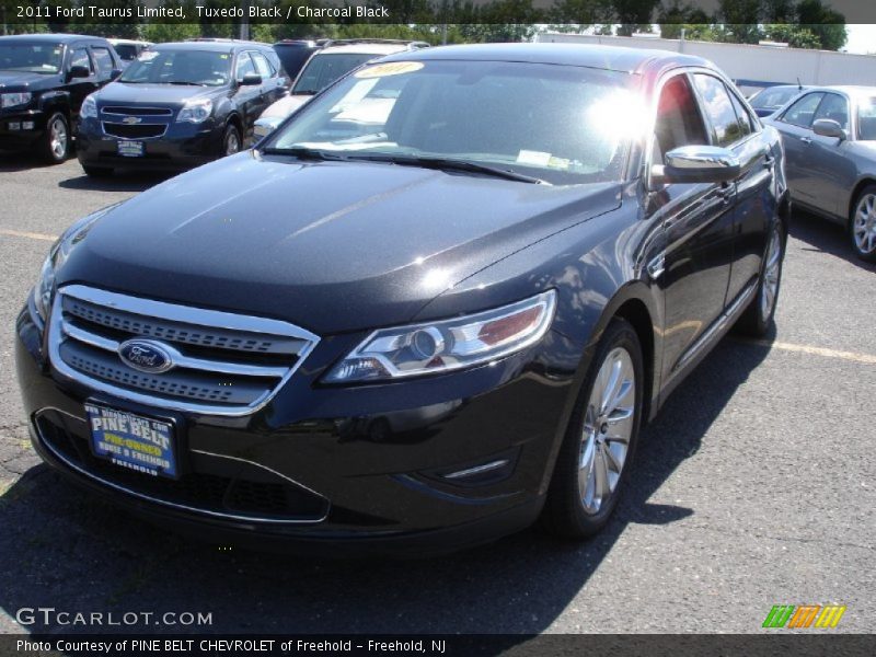 Tuxedo Black / Charcoal Black 2011 Ford Taurus Limited