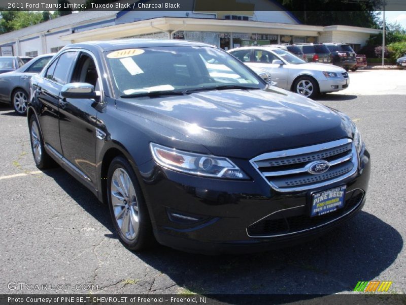 Tuxedo Black / Charcoal Black 2011 Ford Taurus Limited