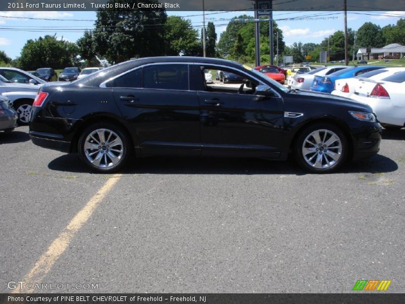 Tuxedo Black / Charcoal Black 2011 Ford Taurus Limited