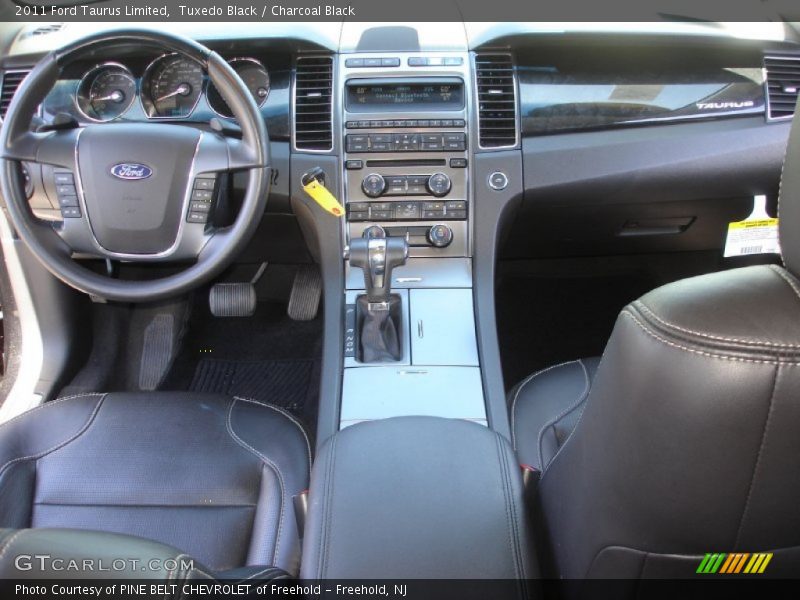 Tuxedo Black / Charcoal Black 2011 Ford Taurus Limited