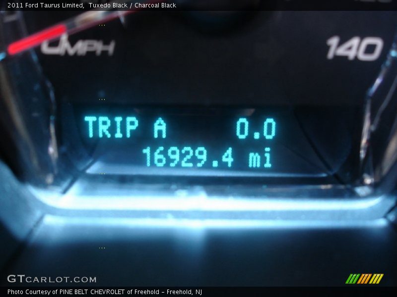 Tuxedo Black / Charcoal Black 2011 Ford Taurus Limited