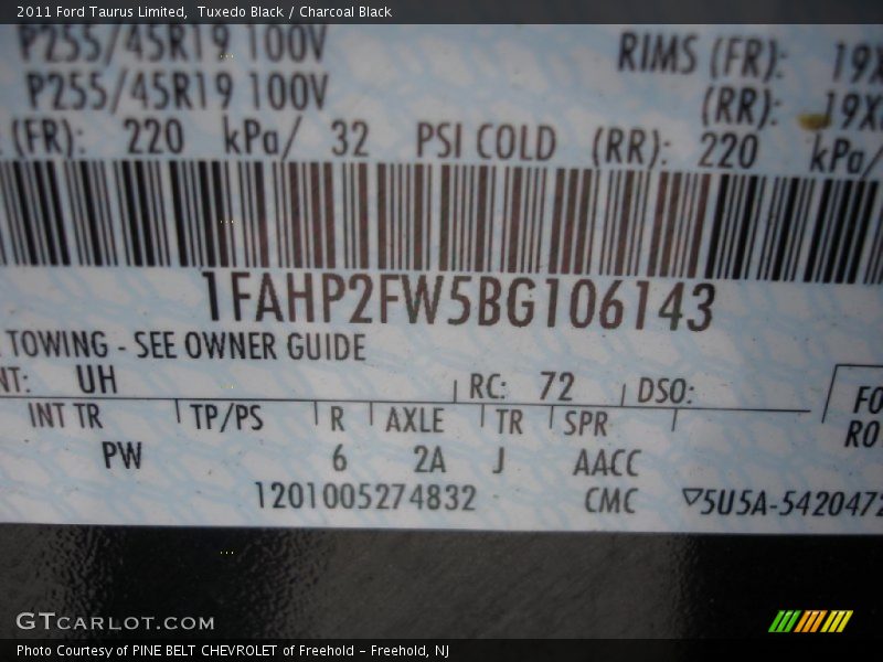 Tuxedo Black / Charcoal Black 2011 Ford Taurus Limited