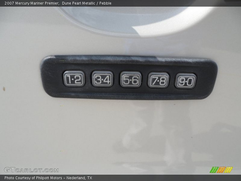 Dune Pearl Metallic / Pebble 2007 Mercury Mariner Premier
