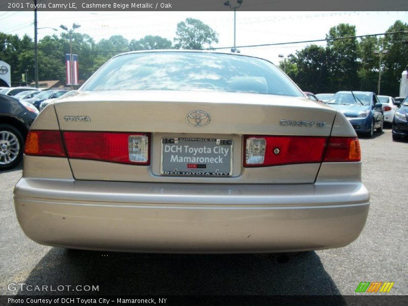 Cashmere Beige Metallic / Oak 2001 Toyota Camry LE