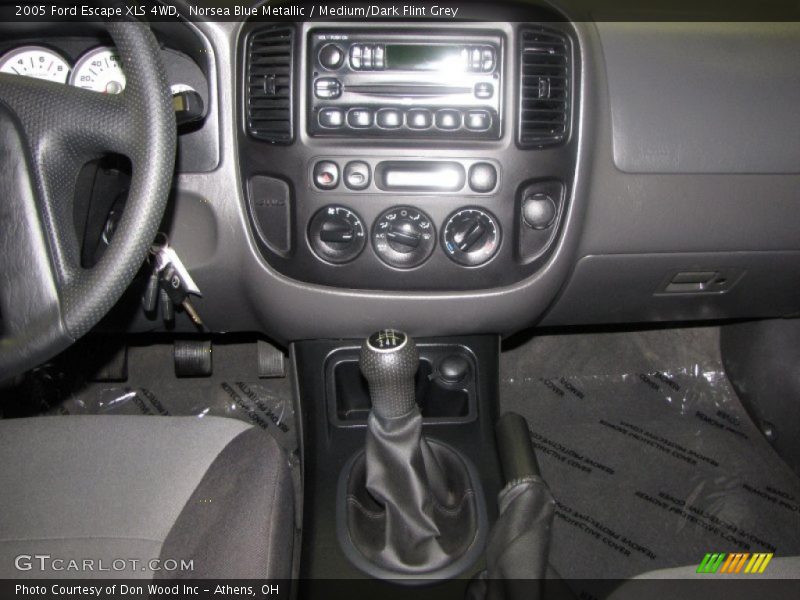  2005 Escape XLS 4WD 5 Speed Manual Shifter