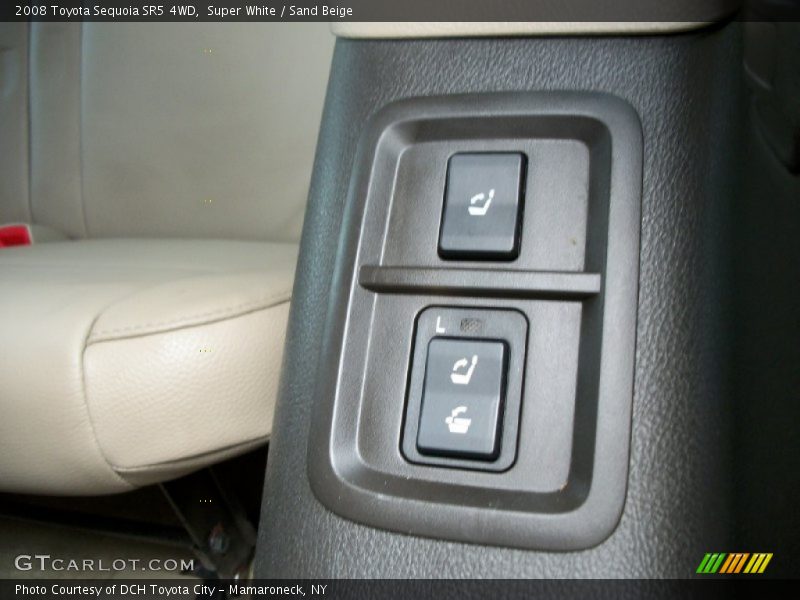 Super White / Sand Beige 2008 Toyota Sequoia SR5 4WD