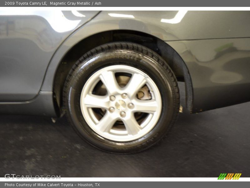 Magnetic Gray Metallic / Ash 2009 Toyota Camry LE