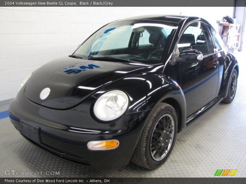 Black / Black/Grey 2004 Volkswagen New Beetle GL Coupe