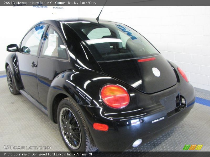 Black / Black/Grey 2004 Volkswagen New Beetle GL Coupe