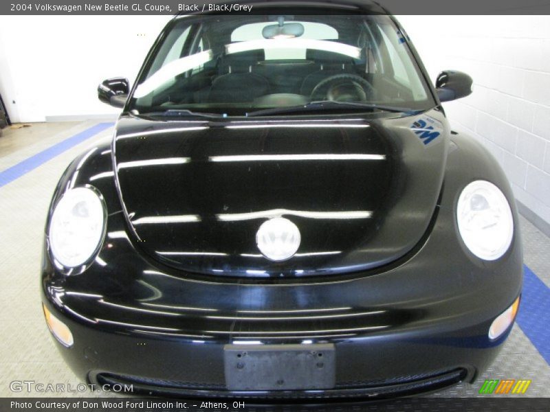 Black / Black/Grey 2004 Volkswagen New Beetle GL Coupe