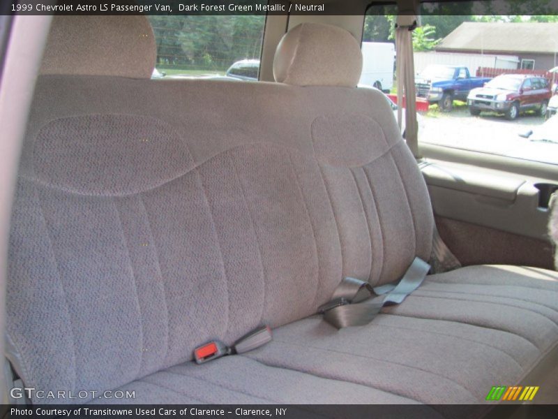  1999 Astro LS Passenger Van Neutral Interior