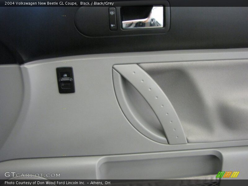 Black / Black/Grey 2004 Volkswagen New Beetle GL Coupe