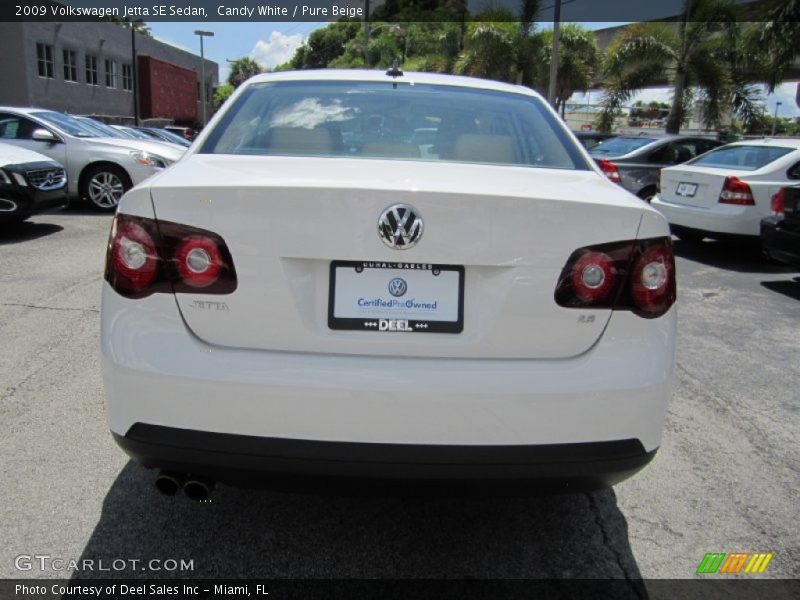 Candy White / Pure Beige 2009 Volkswagen Jetta SE Sedan