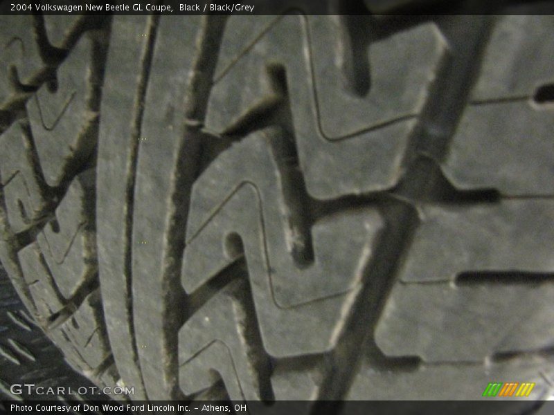 Black / Black/Grey 2004 Volkswagen New Beetle GL Coupe