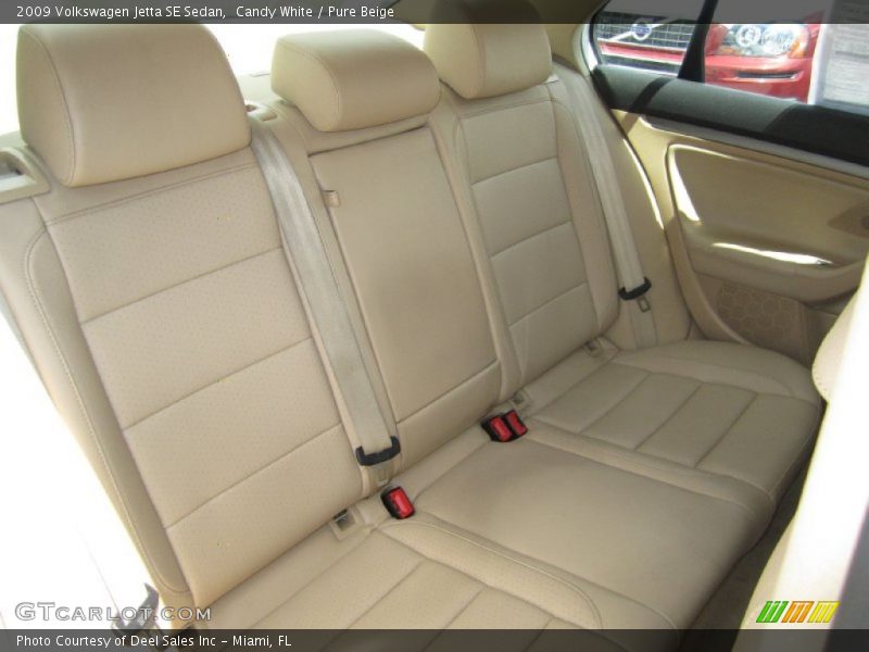 Candy White / Pure Beige 2009 Volkswagen Jetta SE Sedan