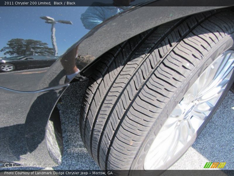 Black / Black 2011 Chrysler 200 Limited