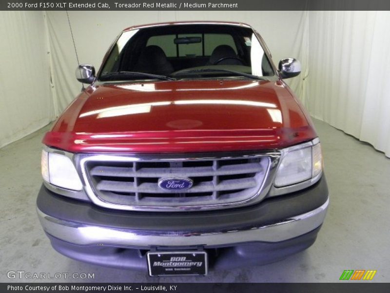 Toreador Red Metallic / Medium Parchment 2000 Ford F150 XLT Extended Cab