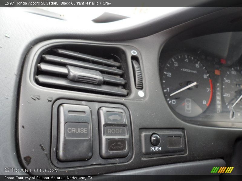 Controls of 1997 Accord SE Sedan