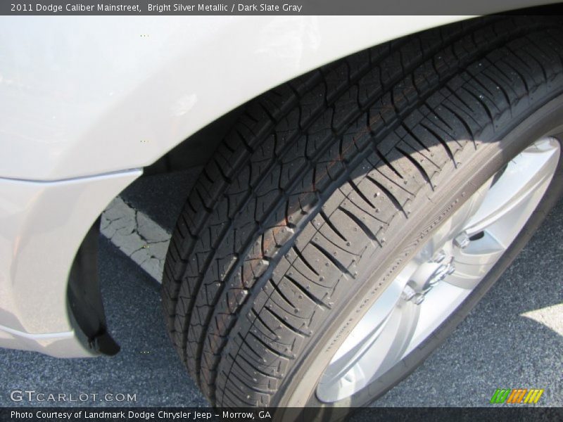 Bright Silver Metallic / Dark Slate Gray 2011 Dodge Caliber Mainstreet