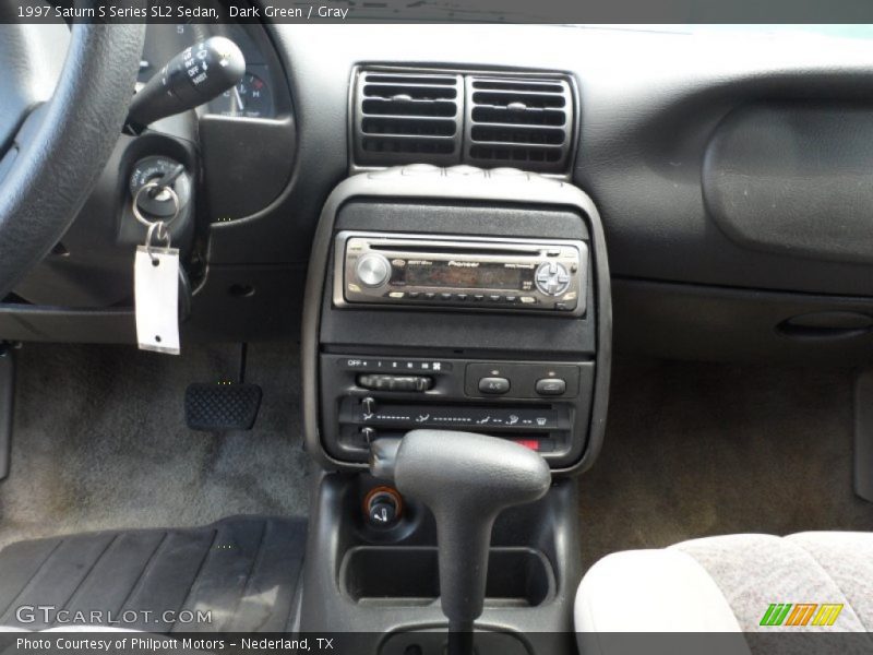 Dark Green / Gray 1997 Saturn S Series SL2 Sedan