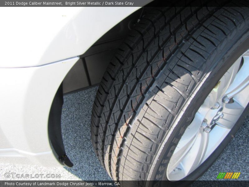 Bright Silver Metallic / Dark Slate Gray 2011 Dodge Caliber Mainstreet