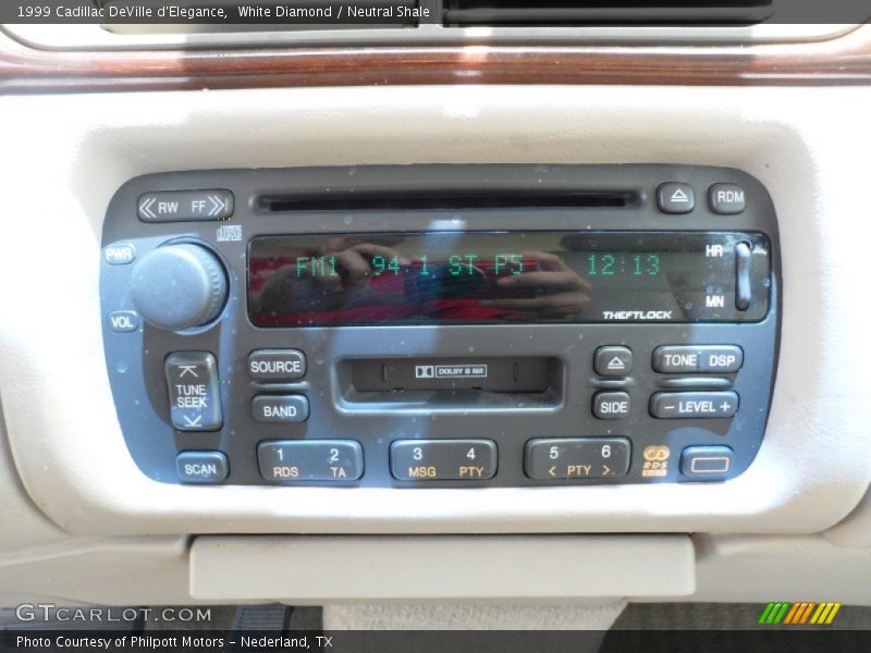 Controls of 1999 DeVille d'Elegance