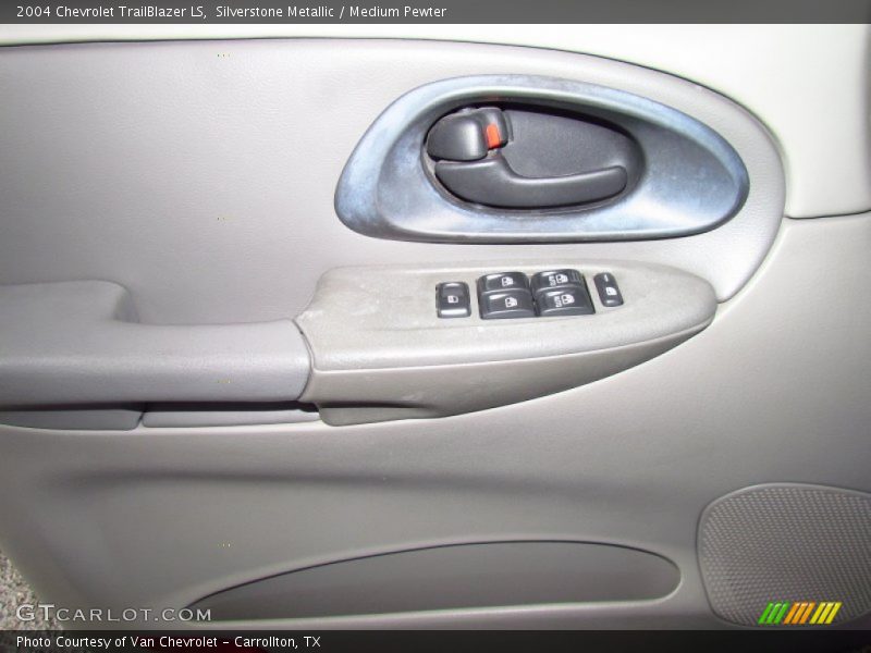 Silverstone Metallic / Medium Pewter 2004 Chevrolet TrailBlazer LS