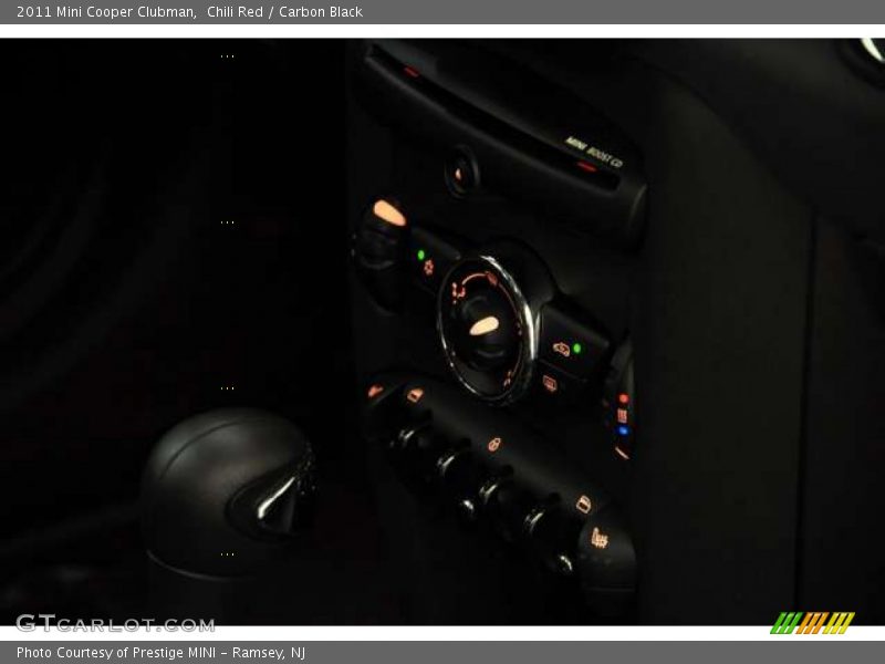 Chili Red / Carbon Black 2011 Mini Cooper Clubman